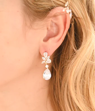 Load image into Gallery viewer, Glittering Garland Earrings