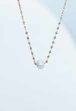 Load image into Gallery viewer, Gold Pearl Necklace
