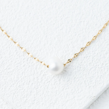 Load image into Gallery viewer, Gold Pearl Necklace
